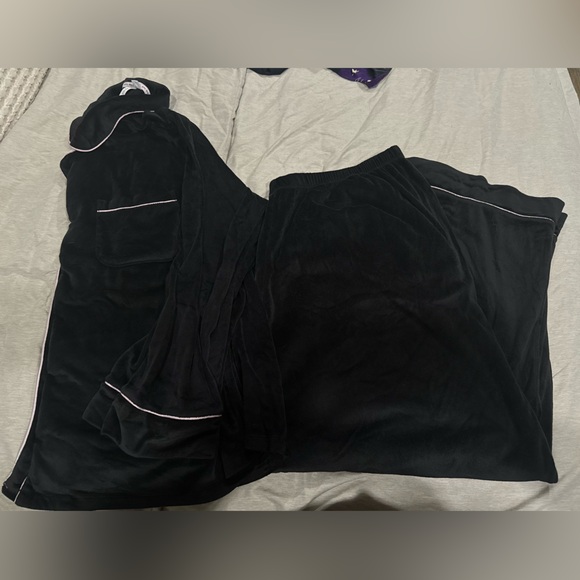 Joyspun Black and Pink Velour Pajama Set - Picture 1 of 2